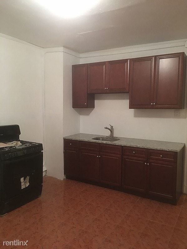 Building Photo - 2 br, 1 bath Apartment - 320 Orange Road E