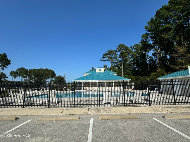 Foto del edificio - 302 Wynbrookee Ln