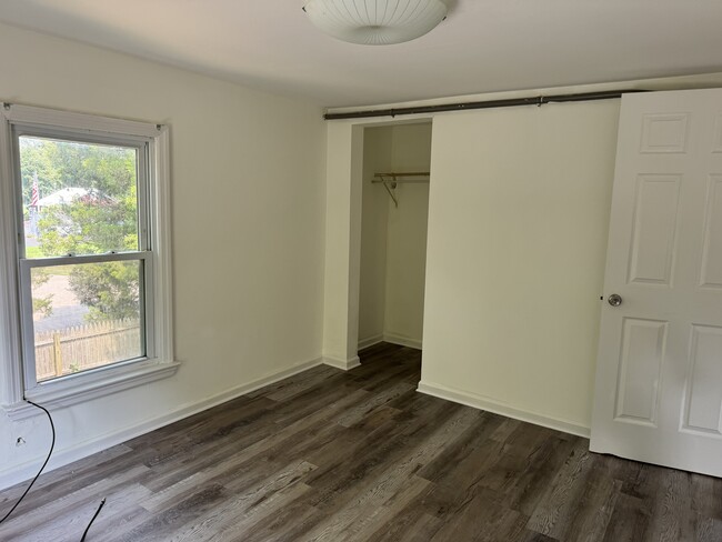 Bed room 2 - 3811 S Main Rd