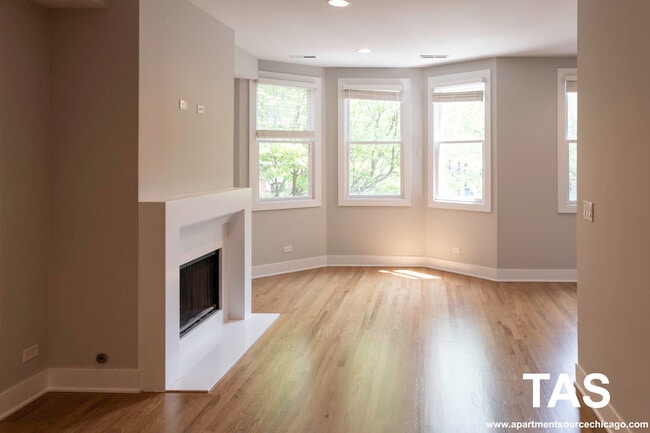 Building Photo - 2320 N Southport Ave