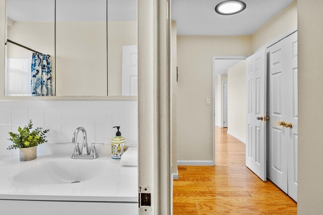 Building Photo - 1225 John F. Kennedy Blvd