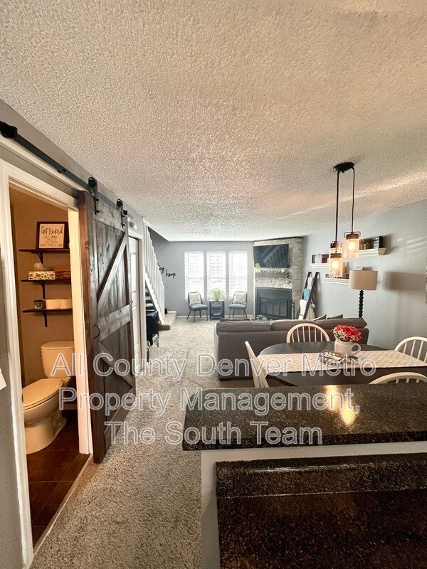 Foto del edificio - 9623 W Chatfield Ave