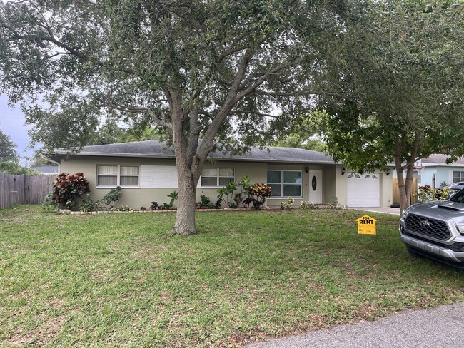 Building Photo - 1315 Whitacre Dr