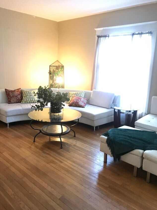 Primary Photo - 306 E California Ave