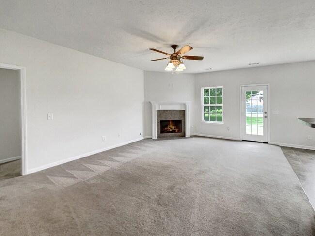 Building Photo - 102 Privett Ct