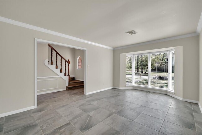 Building Photo - 1402 Bodart Dr