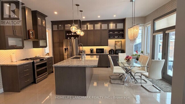 Building Photo - 8 Kent Matthew St