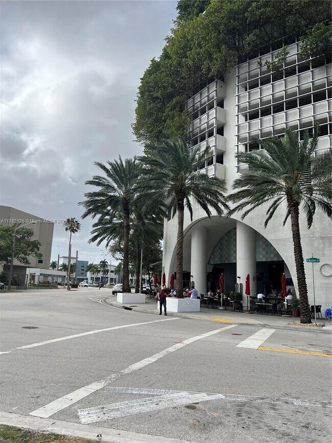 Foto del edificio - 1750 N Bayshore Dr