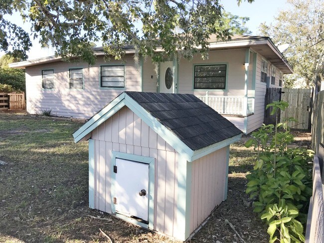 Building Photo - 10070 Harris Ave