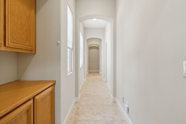 Foto del edificio - Gorgeous Eagle Ridge home overlooking the ...