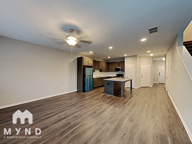 Building Photo - 2861 Regal Park Dr NW