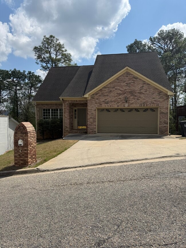 Building Photo - 2722 Wellington Dr