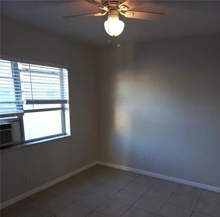 Building Photo - 126 NW 8th Ave