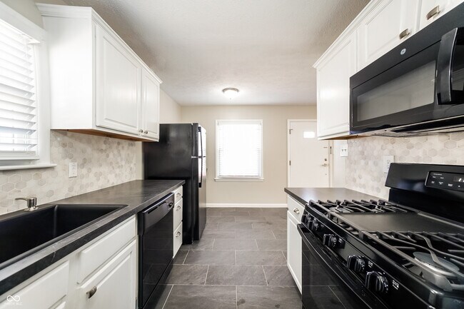 Foto del edificio - 6667 E 17th St