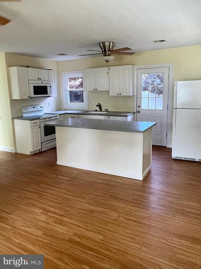 Foto del edificio - 646 E Cape May Ave