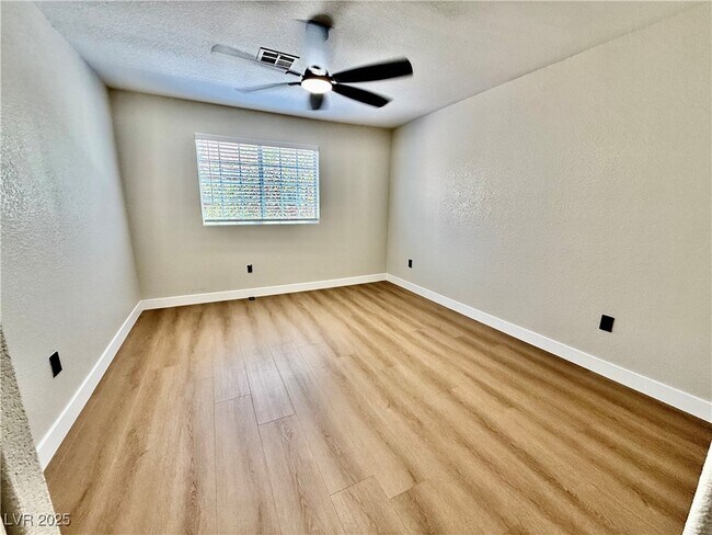 Foto del edificio - 4730 E Craig Rd