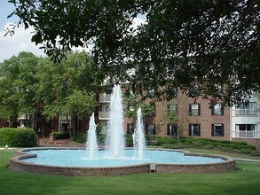 Building Photo - 24105 Plantation Dr NE