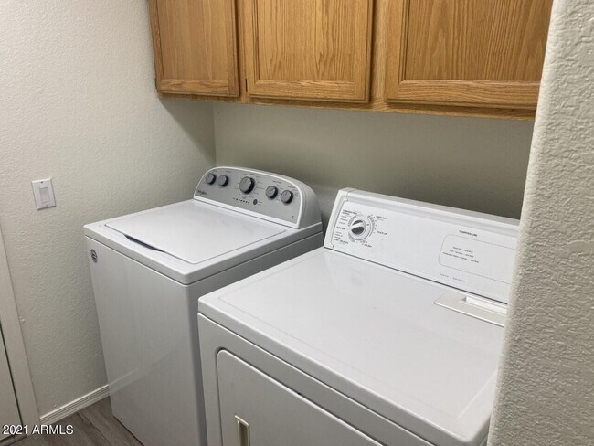Foto del edificio - 525 W Candlewood Ln