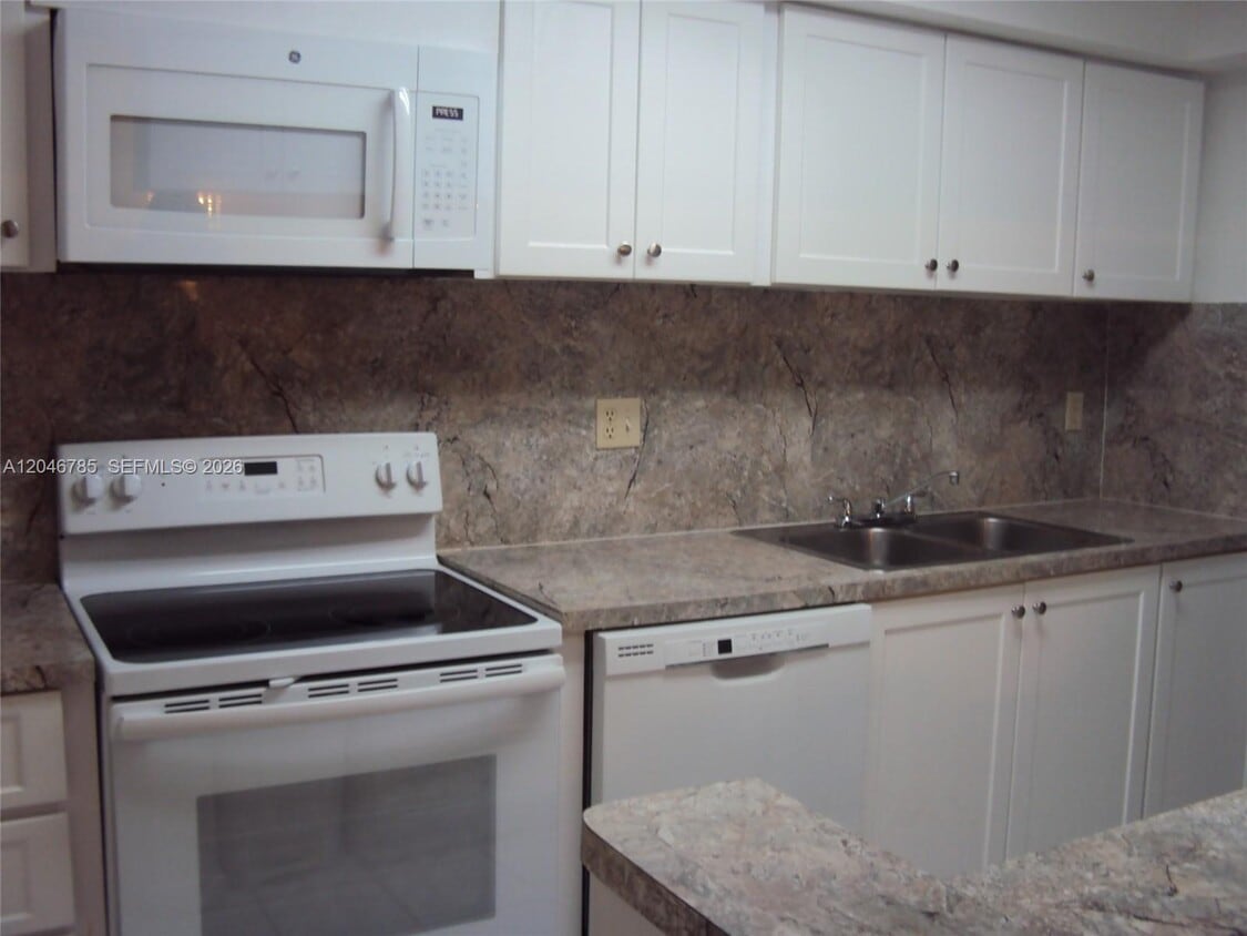 Building Photo - 8401 SW 107th Ave
