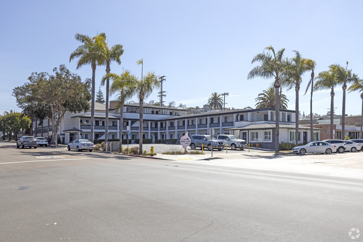 Building Photo - La Jolla Village Lodge