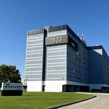 Building Photo - 1833 Pembina Hwy