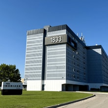 Building Photo - 1833 Pembina Hwy