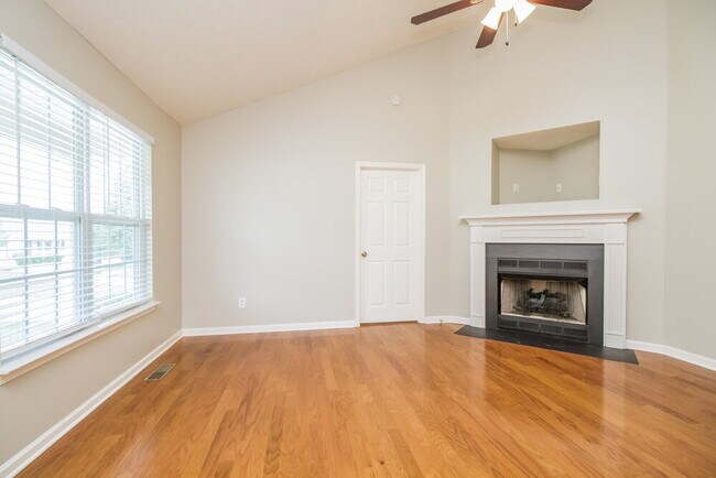 Building Photo - 900 Pebble Beach Cir