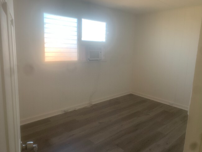 Foto del edificio - 3522 Salt Lake Blvd