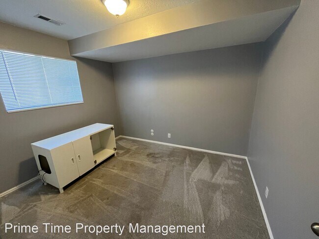 Building Photo - 2 br, 1.5 bath House - 1671 Willowbrook Drive