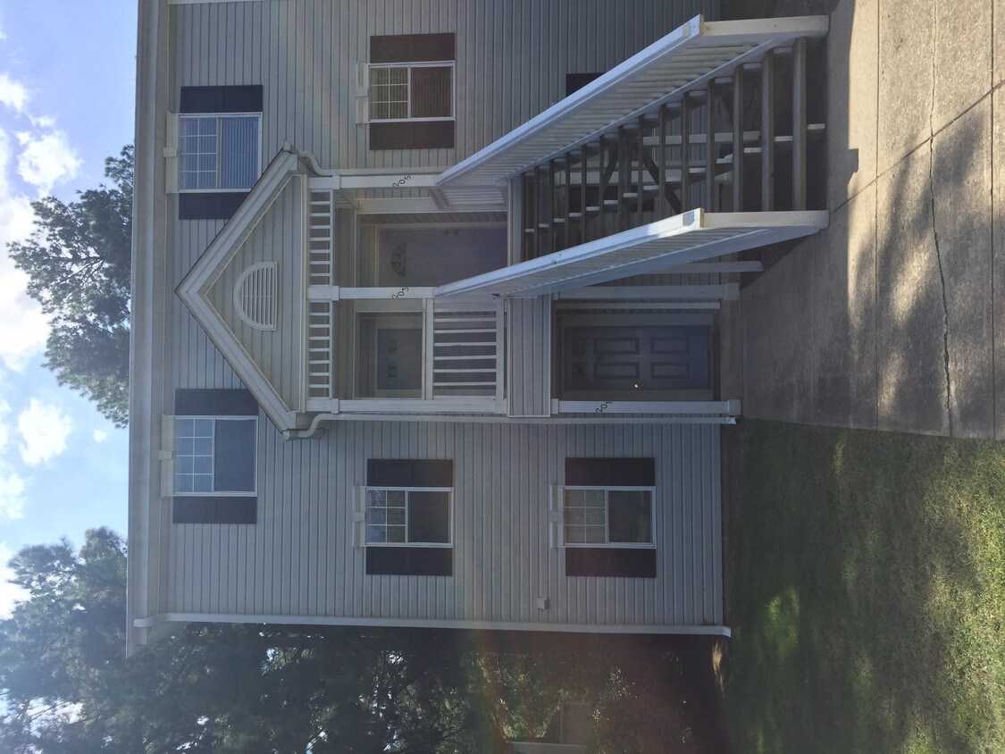 Primary Photo - 203 Schultz St