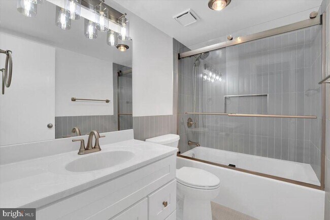 Foto del edificio - 309 Yoakum Pkwy