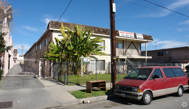 Building Photo - 12023 Runnymede St