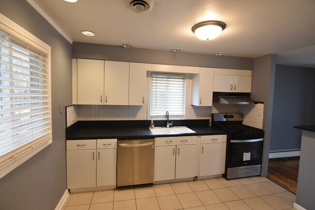 Foto del edificio - 8705 45th St