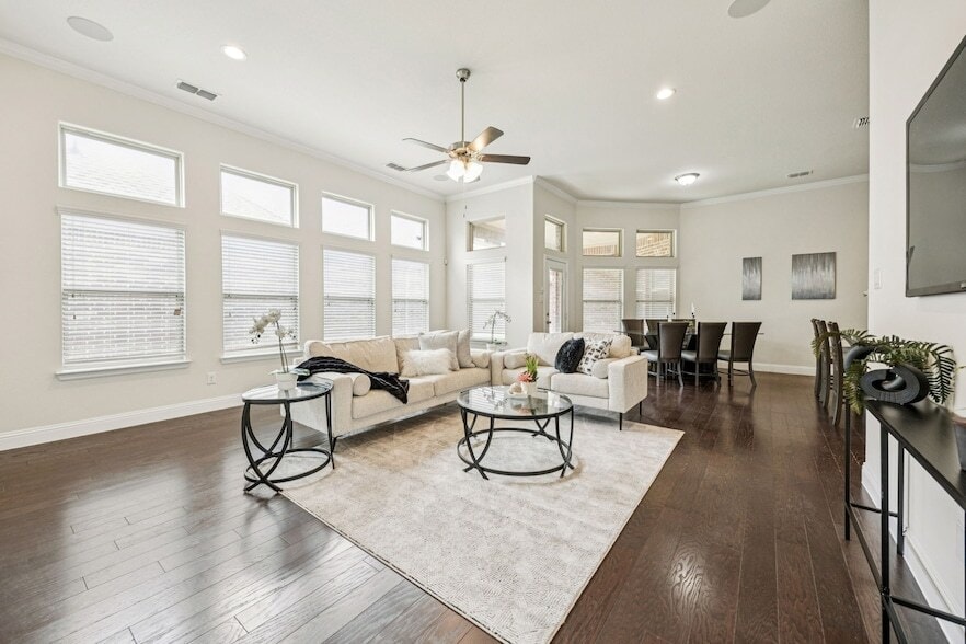 Photo - 913 Parkside Dr