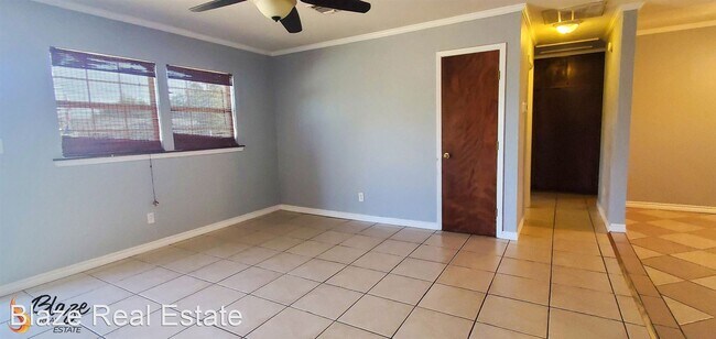 Building Photo - 3 br, 1 bath House - 5012 S Bowie