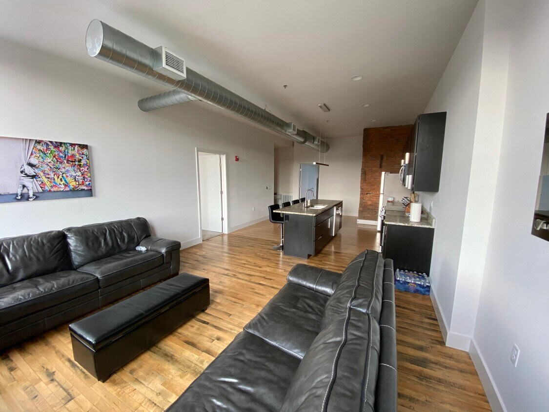 Foto principal - 200 Adams Ave