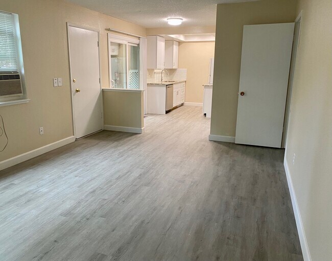 Building Photo - 260 Richfield Dr