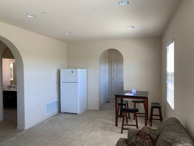 full size fridge - 5143 Whetstone Way