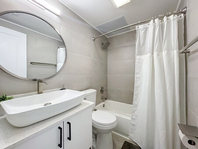 Foto del edificio - 1328 Cordova Rd