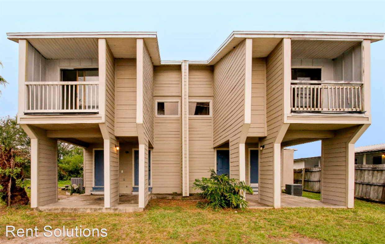 Foto principal - 2 br, 2 bath House - 1106 Country Club Lane