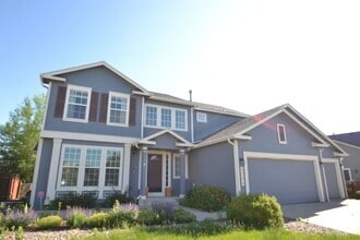 Building Photo - 9786 Kings Canyon Dr