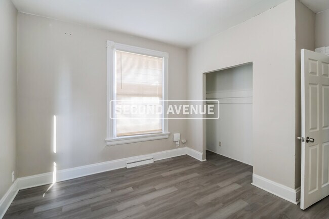 Building Photo - 2512 Benninghofen Ave