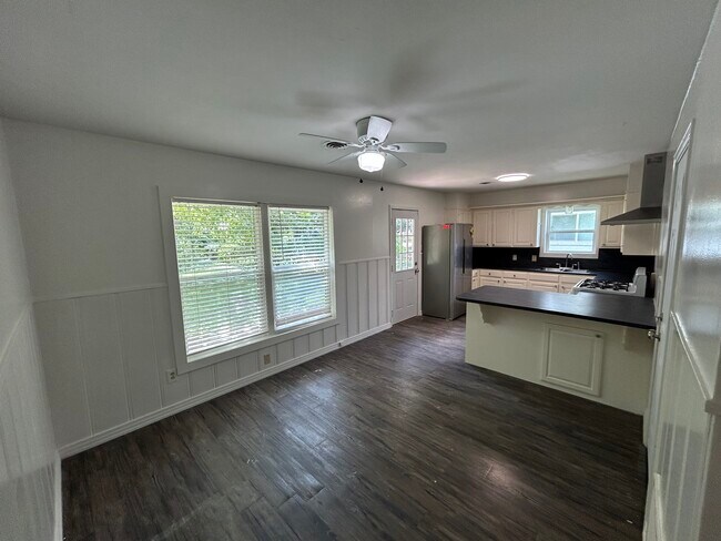 Foto del edificio - 2024 Meadow Rd