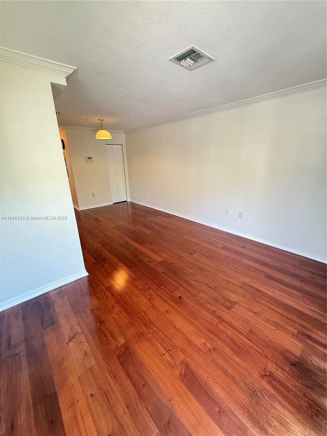 Foto del edificio - 2082 NE 167th St