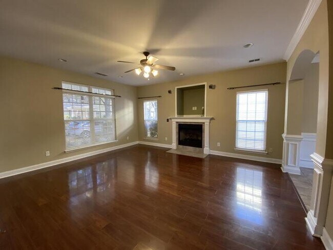Foto del edificio - 13214 Meadowmere Rd