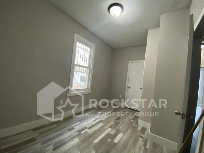 Building Photo - 27 Hanford St