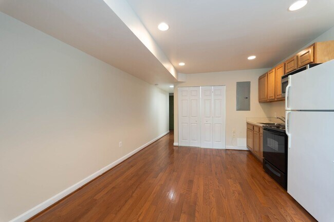 Foto del edificio - 444 Rhode Island Ave NW