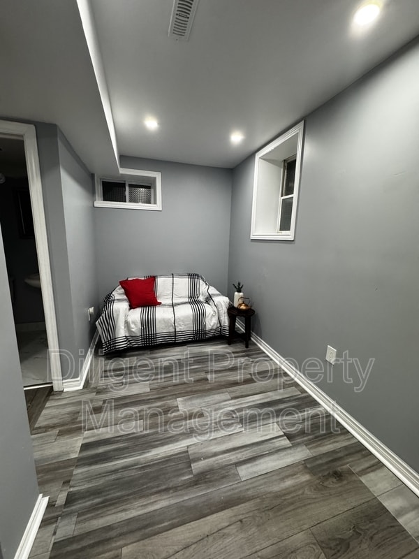 Photo du bâtiment - 492 King George St