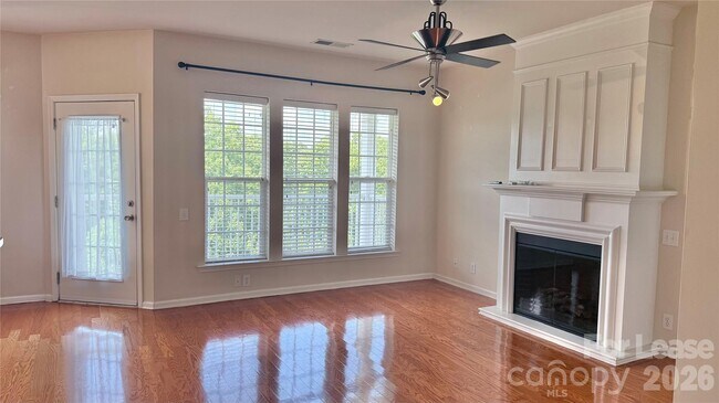 Foto del edificio - 14668 Via Sorrento Dr