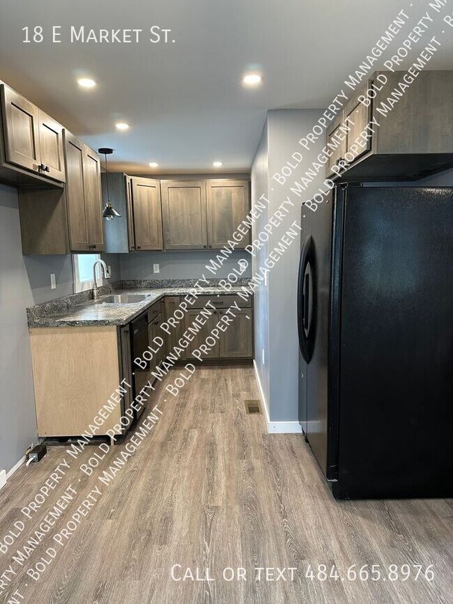 Foto del edificio - 18 E Market St